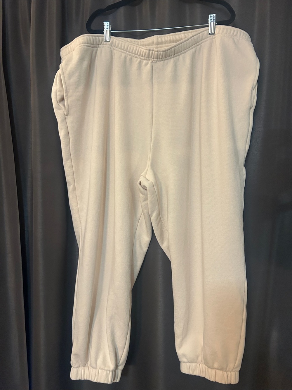 Universal Thread Cream Fleece Jogger Pants